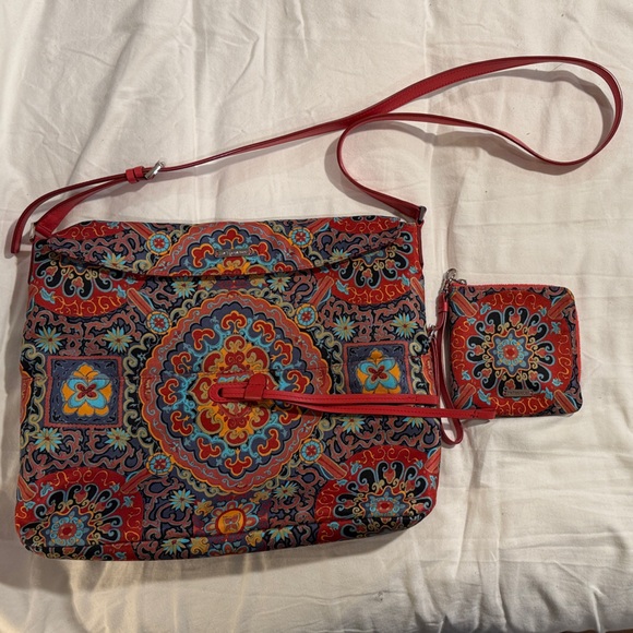 Jim Thompson Red Patterned Crossbody Bag and wristlet combination 100% silk - Picture 9 of 9
